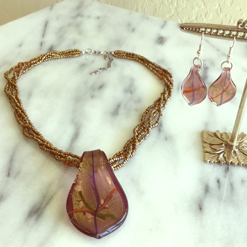 Gorgeous Glass Pendant Necklace/Earrings Set